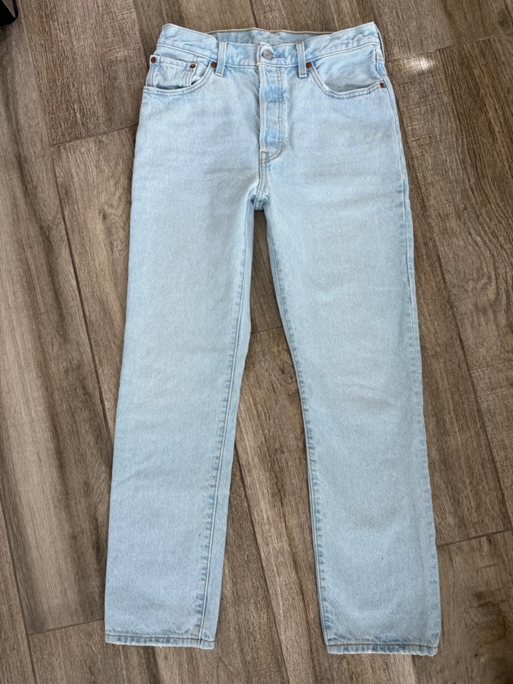Levi's 501 Button Fly Light Wash Women’s Straight Jeans Size 29”x 30” 11.5” Rise